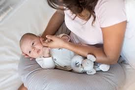 Boppy Vs My Brest Friend Pillow Which Is Right For You Morgan Manag In 2020 Baby Pillows Best Nursing Pillow Baby Breastfeeding
