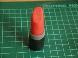 Anleitung Fur Einen Lippenstift Topper Aus Fondant Motivtorte Kuchen Lippenstift Fondant Motivtorte