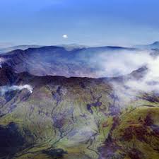 There is ongoing debate as to the initial source of yellowstone's supervolcano, especially. What Would Happen If A Supervolcano Eruption Occurred Again At Yellowstone