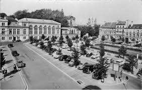 Place De La Republique A L Endroit Ou Etait L Ancienne Mairie De Caen Avant Guerre Mairie Caen