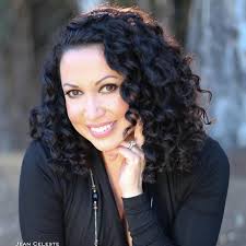 Melissa Hurley's Instagram, Twitter & Facebook