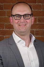 Leslie Casterline's Instagram, Twitter & Facebook