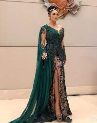 Dari kutubaru hingga dress, yuk simak sembilan kebaya apik ala keluarga syakieb! 9 Kebaya Krisdayanti Rancangan Anne Avantie Bak Putri Keraton