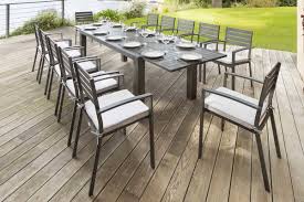 Table Extensible Figari Noire Effet Bois 12 Places Aluminium Peinture Effet Bois Hesperide Effet Mobilier De Jardin Design Salon De Jardin Table Extensible