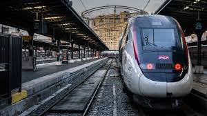 En moyenne, le taux de grévistes à la sncf est donc de 55,6%, souligne la direction. Greve Sncf Un Tgv Sur Deux Maximum Du 30 Decembre Au 2 Janvier