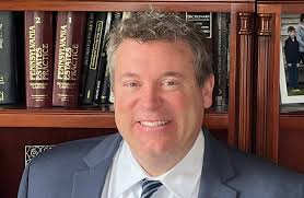 22 candidates vie for 8 open seats