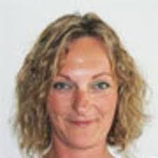 Amanda Beesley's Instagram, Twitter & Facebook