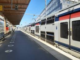 Le futile et le grave à la fois. Seine Saint Denis Accident Grave De Personne Trafic Interrompu Sur Le Rer E Entre Paris Et Chelles Actu Seine Saint Denis