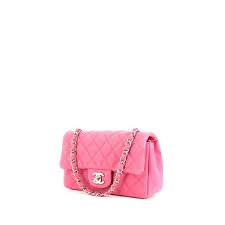 Vous y trouverez les meilleures pièces uniques ou personnalisées de nos sacs à main boutiques. Sac Bandouliere Chanel Timeless 368156 Collector Square