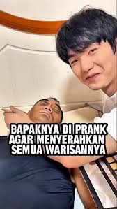 Aktor legendaris Bruce Willis sedang mengalami masa masa tersulit karne  didiagnosis menderita demensia fronto, penyakit ini memperburuk keadaannye  hingga sang aktor lupa ingatan, lupa masa lalu nye, tidak bise berbicara  dan membaca,