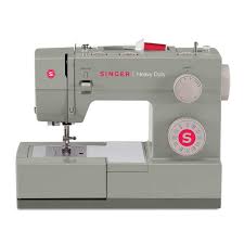 The stitches of the machine are present on the front panel. Best Sewing Machine In 2021