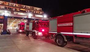 Σύμφωνα με την πυροσβεστική, η πυρκαγιά κατακαίει χορτολιβαδική έκταση στην περιοχή κώτσος. Ukam8nv5bktuhm