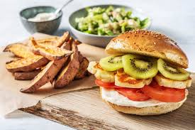 Kiwi Halloumi Burger Rezept Hellofresh Rezept Rezepte Couscous Couscous Gemuse Pfanne