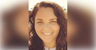 Melody Dow's Instagram, Twitter & Facebook