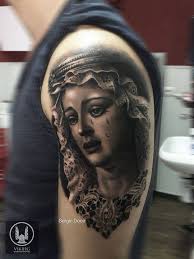 Hervé villechaize was born in paris on april 23, 1943. Tatuaje De La Virgen Del Pilar En Negro Y Gris Situado