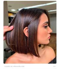 Révolutionnaire, il permet de garder un aspect très naturel et respecte la nature des cheveux. Tendances Cheveux La Couleur Chocolat Et Caramel Est Aussi Delicieuse Qu Elle En A L Air Vonjour