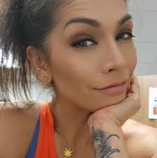 Vicky Lilly's Instagram, Twitter & Facebook