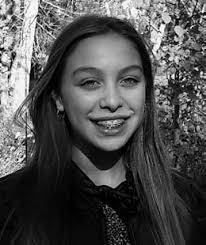 Marie Mandel's Instagram, Twitter & Facebook