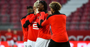 © fournis par sports.fr stade rennais ce mercredi à 18h55, rennes disputera une place en ligue europa face à krasnodar. Rennes Krasnodar Une Ambiance Dingue Avant La Premiere En Ligue Des Champions Des Rennais Football Addict