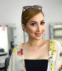 Siapa sangka, pelakon dan model datin maria farida sudah memasuki usia 50 tahun dan masih tampak menawan! Patutlah Maria Farida Ni Luar Biasa Cantiknya Ada Mix Rupanya Mingguan Wanita