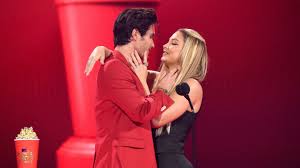 The bruce lee story, darian smalls in beautiful girls, cindy rooney in any given sunday, and. Madelyn Cline And Chase Stokes Recreate Their Iconic Outer Banks Kiss At Mtv Movie Tv Awards Mtv