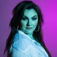 Leigh Bassett's Instagram, Twitter & Facebook