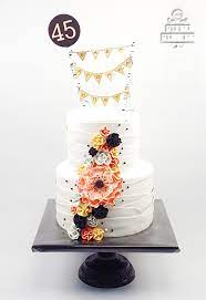 Een Verjaardagstaart Voor Een Vrouw Yummie Sweet Cakes