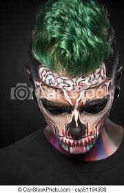 La coupe de cheveux verte est vraiment un grand choix de style pour ceux qui aiment être aventureux. Colore Crane Makeup Cheveux Vert Devant Homme Vue Halloween Colore Crane Maquillage Makeup Cheveux Vert Canstock