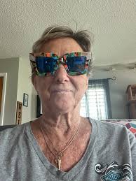 New Kate Spade red earrings. Never worn. Great Valentine's gift. Smoke free  home. Pick up near Hard Rock Casino.