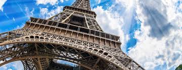 Der eiffelturm ist das wahrzeichen von paris und steht weltweit als symbol für frankreich. Paris City Tour Eiffel Tower Lunch And Versailles Skip The Line Tour Musement