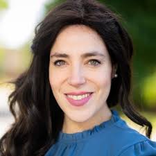 The Beautiful Paradox of Our Strengths 👇🏼 In a recent discovery call, I  met a brilliant analytical thinker. His superpower? The ability to see  hidden connections, optimize complex systems, and…