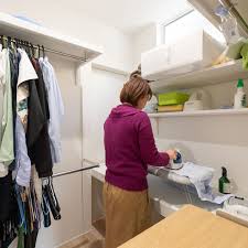 アイロンもできるウォークインクローゼット クローゼット 収納 ウォークインクローゼット クローゼット
