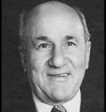 Store for the Humphrey Pratt Tavern, later known as the James Pharmacy,  c1790 2 Pennywise Lane Listed