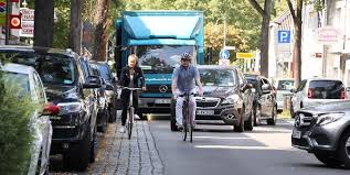 Hennef So Fahrt Es Sich Als Radfahrer Uber Die Frankfurter Strasse Nach Der Neuregelung In Hennef Kolner Stadt Anzeiger