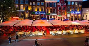 Nederland zou op dit moment donkerrood kleuren op de nieuwe 'coronakaart' waaraan de europese commissie werkt. Fky1jxbrepqomm