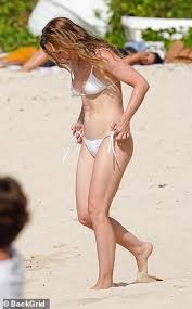 A former national rollerskating champion and model. Melissa George 44 Displays Toned Frame In White String Bikini As Radiant Star Goes Make Up Free Oltnews