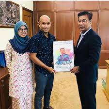 Informasi dari berbagai sumber menyebutkan bahwa indonesia adalah negara besar yang memiliki total penduduk lebih kurang 230 juta jiwa namun masih sangat minim memiliki wirausahawan. Hadiah Bersara Home Furniture Others On Carousell