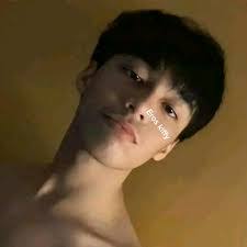 Renae Hamilton's Instagram, Twitter & Facebook