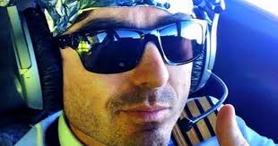 Ryanair Pilot Iain Inglis Brands Passengers 'Morons' & Dons Tinfoil Hat In  Cockpit