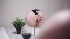 Masturbating in Front of Mirror: Hungarian Amateur Porn