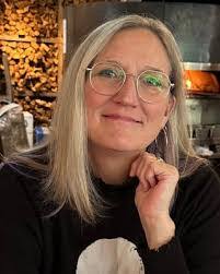 Debra Henke's Instagram, Twitter & Facebook