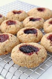 Parce Qu 39 A L 39 Origine La Cavite Contenant La Garniture Etait Faite Avec Le Pouce Ces Petits Bis Recette Biscuit Biscuit De Noel Recette Biscuit De Noel