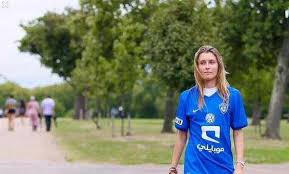 مشجعات الهلال بنهائي لندن Sports Football Tops