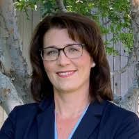 Kari Hollandsworth Email & Phone Number