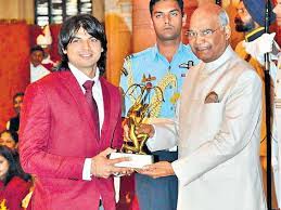 Neeraj chopra javelin throw, news, height, best throw, record, wife, net worth, instagram. Neeraj Chopra Javelin Thrower Height Age Girlfriend Family Biography More Starsunfolded