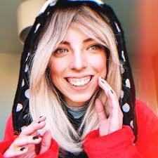 Letitia Bolton's Instagram, Twitter & Facebook