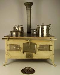Antiker Grosser Puppenkuchen Herd Um 1900 Miniature Kitchen Mini Kitchen Miniature Rooms