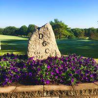 Dyersville Golf About