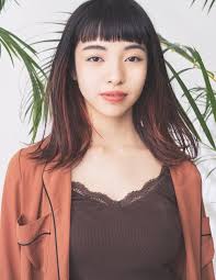 肌にじんわりと馴染む バーントオレンジのハイライトグラデーションカラー medium haircatalog jp ヘアカタログ jp つぎのわたし選び ハイライト グラデーション グラデーション グラデーション カラー