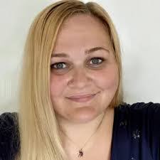 Christa Phelps's Instagram, Twitter & Facebook